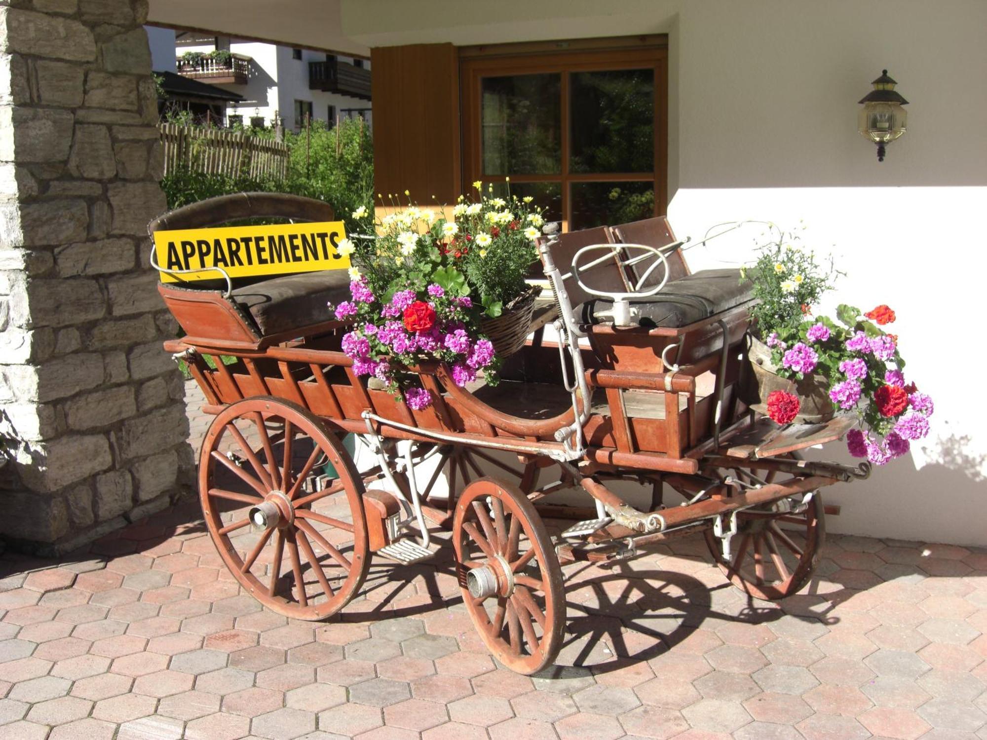 Garni Des Alpes Hotel Solda Exterior photo