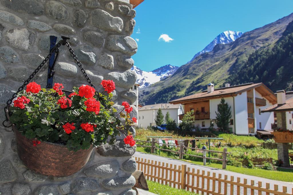 Garni Des Alpes Hotel Solda Exterior photo